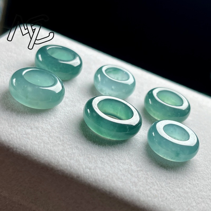Natural Emerald Blue Water Luc - огляд і ціна The Jewelry & Watches