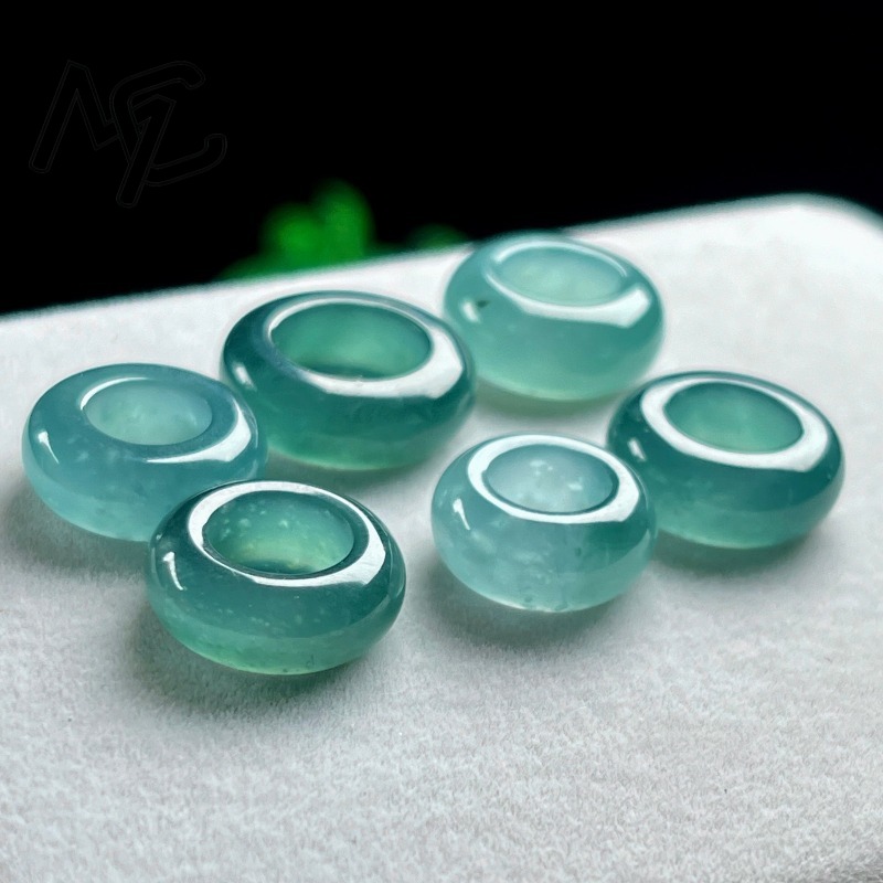 Natural Emerald Blue Water Luc - огляд і ціна The Jewelry & Watches